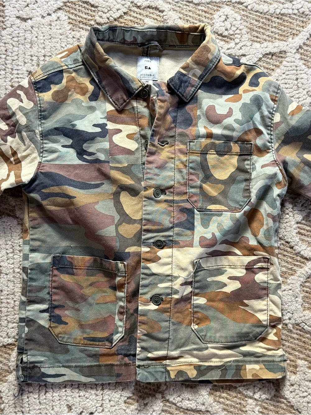 EUC Child's Free Assembly Camo Button-Up Jacket - Camouflage size XS 4/5